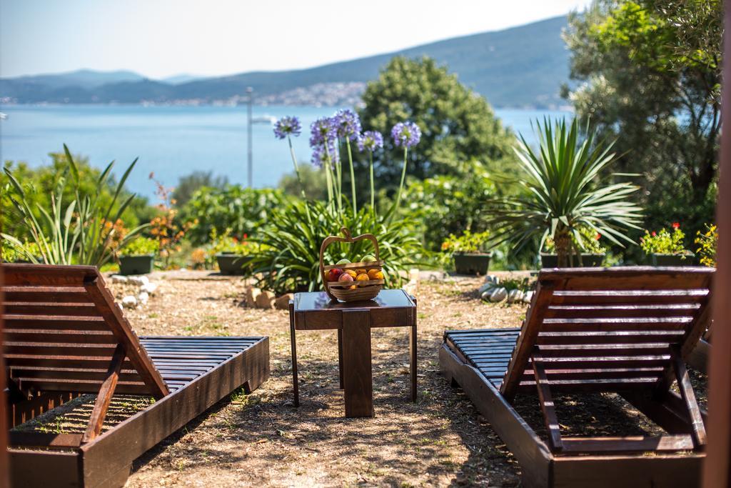 Apartments And Bungalows Mimoza Baosici Herceg Novi Exteriör bild