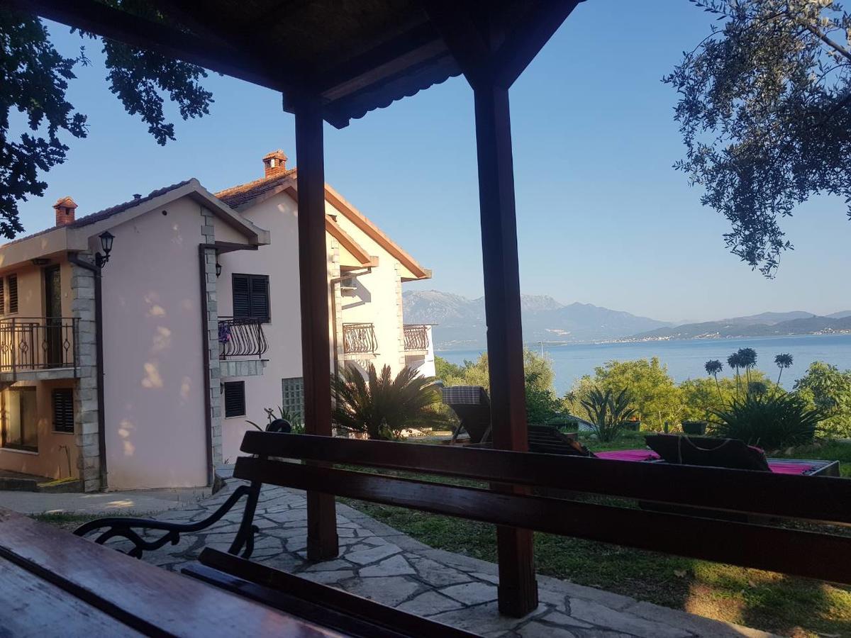 Apartments And Bungalows Mimoza Baosici Herceg Novi Exteriör bild