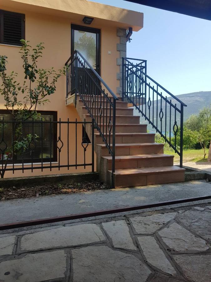 Apartments And Bungalows Mimoza Baosici Herceg Novi Exteriör bild